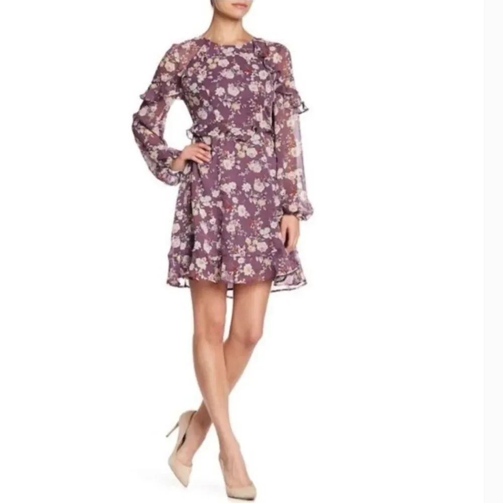 ASTR the Label Long Sleeve Ruffled Floral Dress in Purple size Medium.